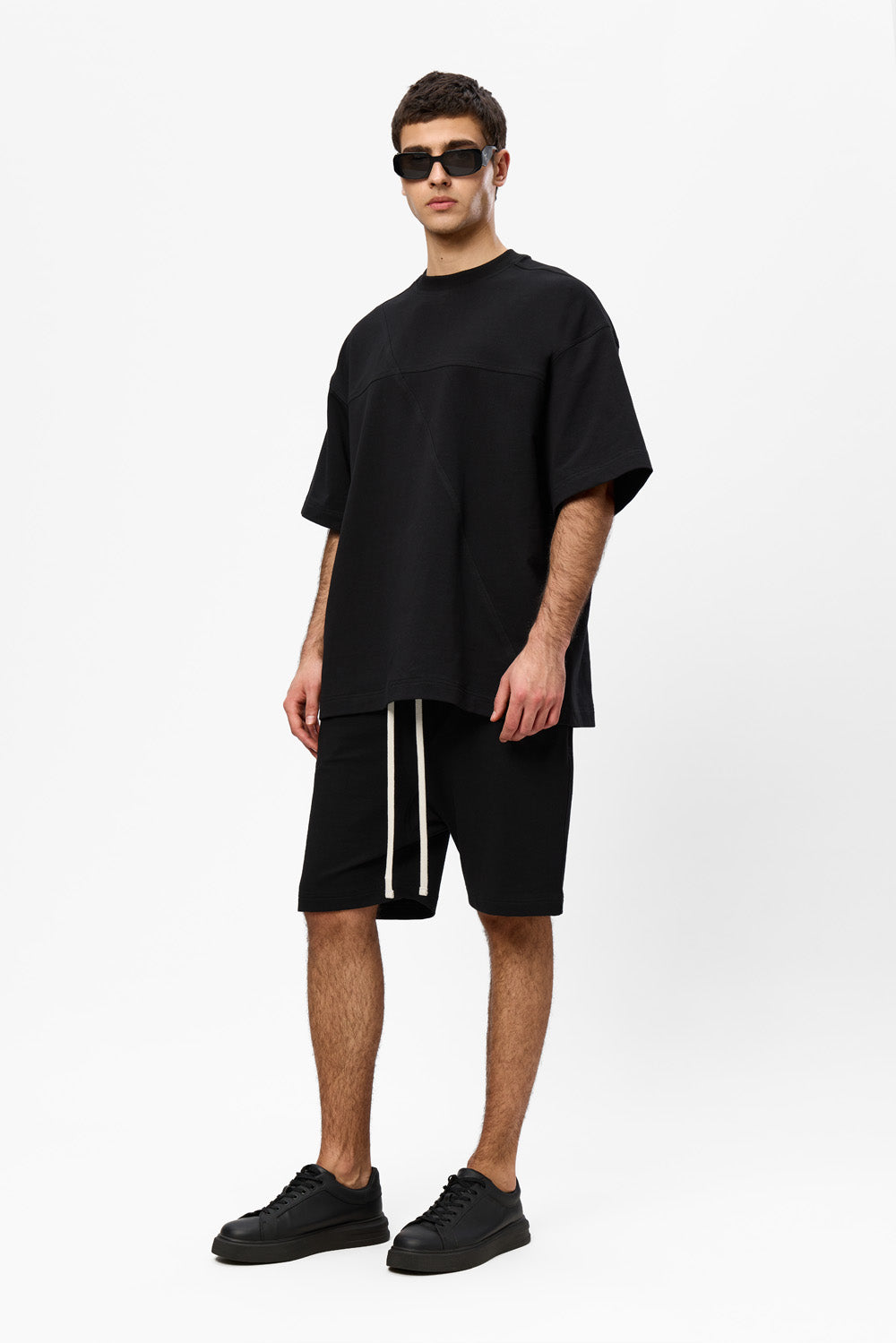 Tricou negru cu cusaturi decorative Oversized 