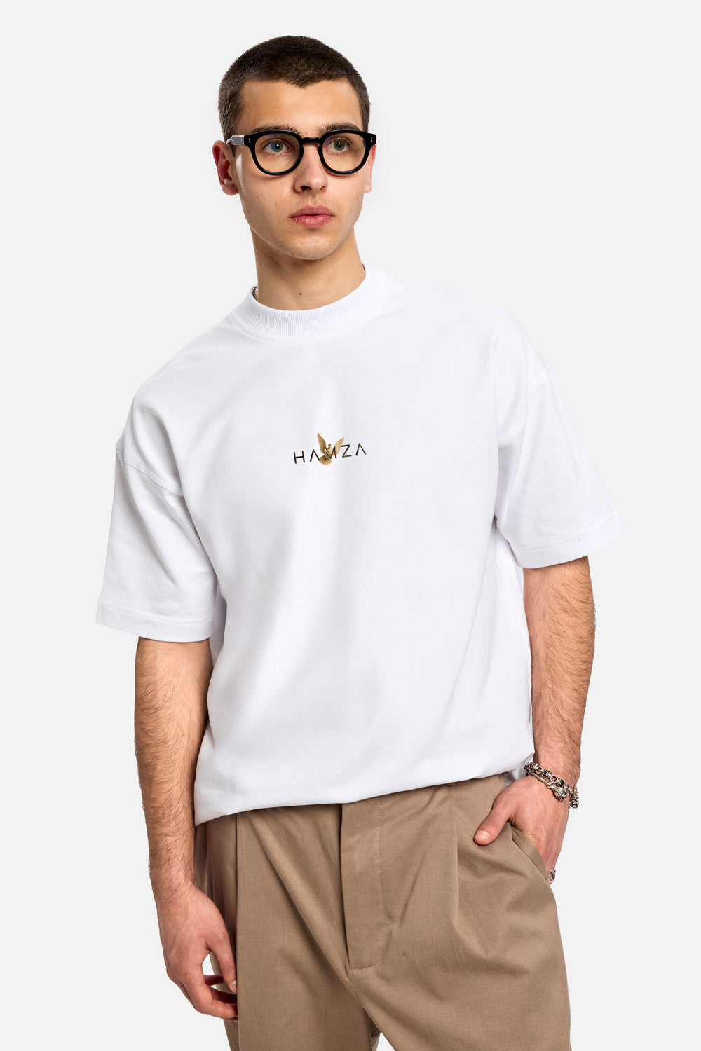 Tricou cu imprimeu Hug 2.0| Barbati | Alb | Stil Modern & Elegant | Confort & Funcționalitate | Atelier Hamza