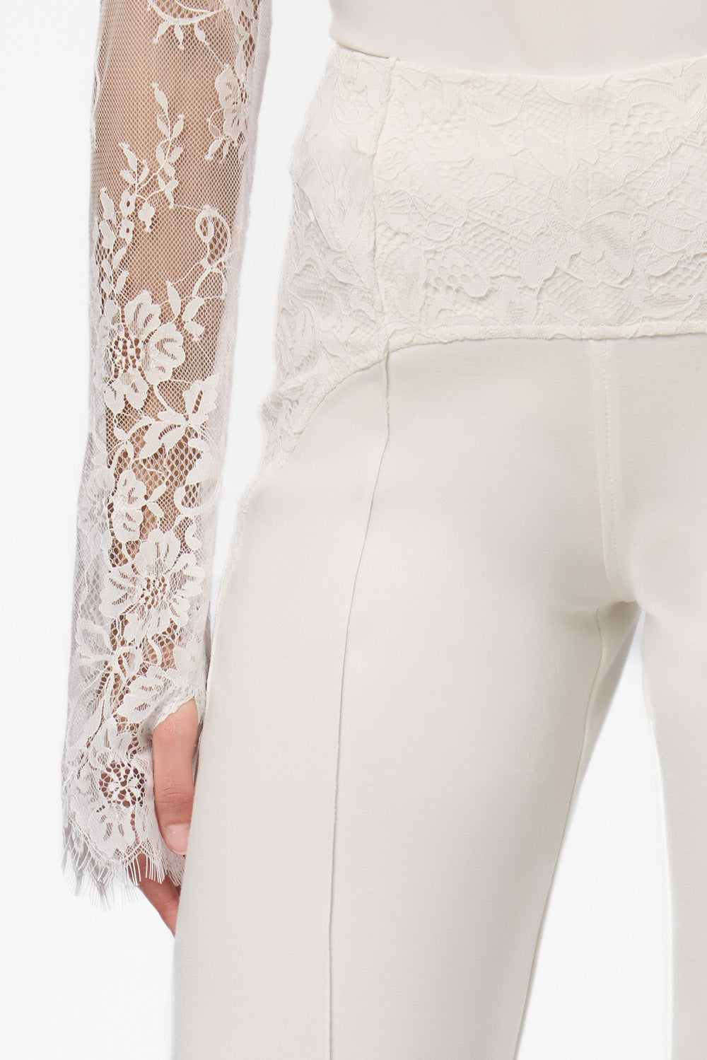 Pantaloni off-white evazati cu dantela Karol