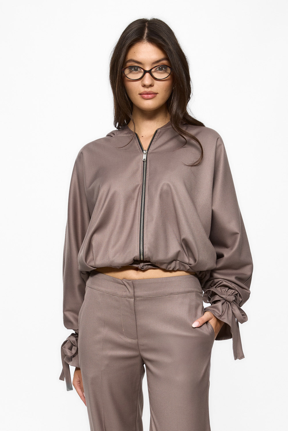 Jachetă din stofa Swan | Femei | Bej | Stil modern și elegant | Confort și funcționalitate | Atelier Hamza