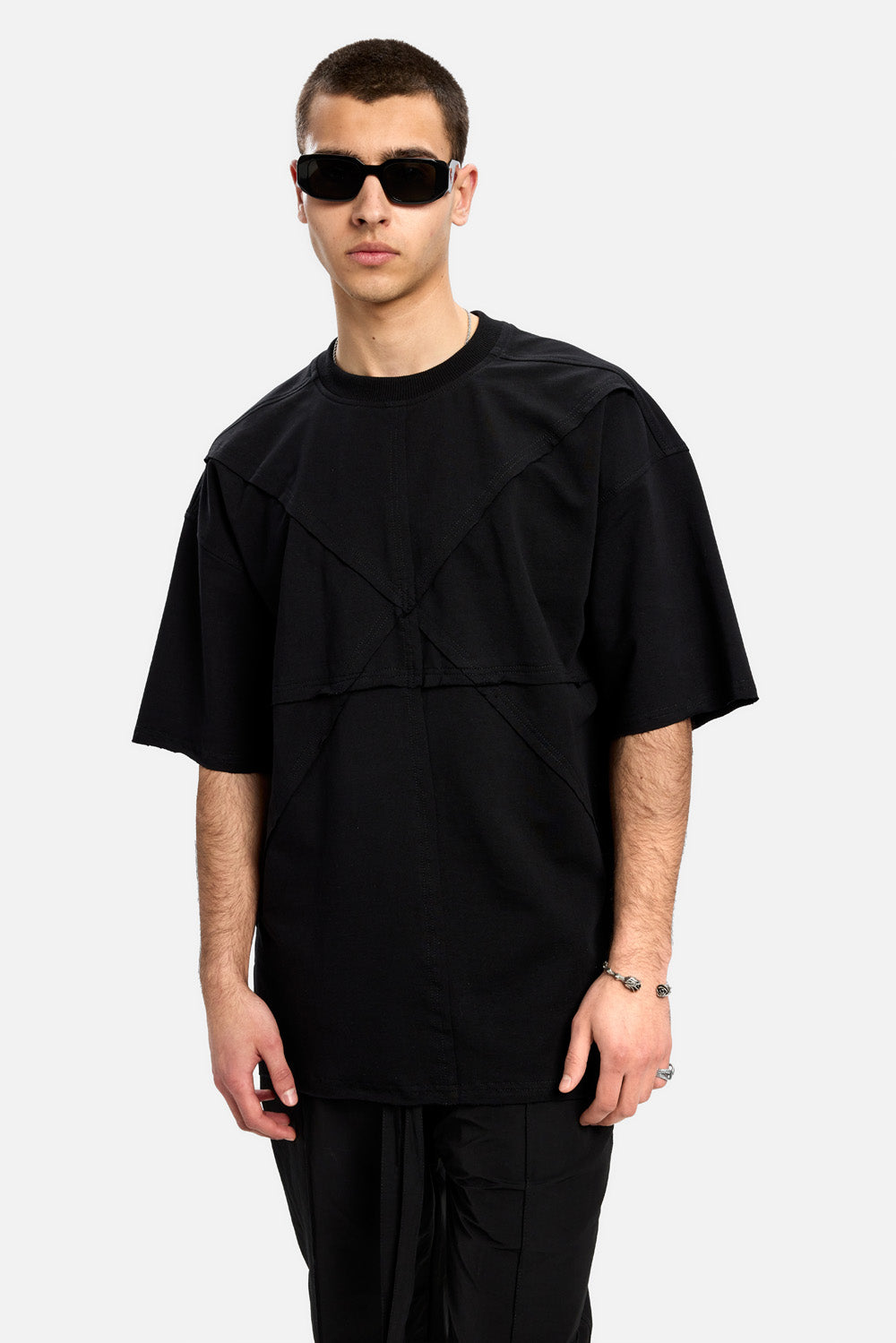 Tricou negru cu cusaturi nefinisate Sicily