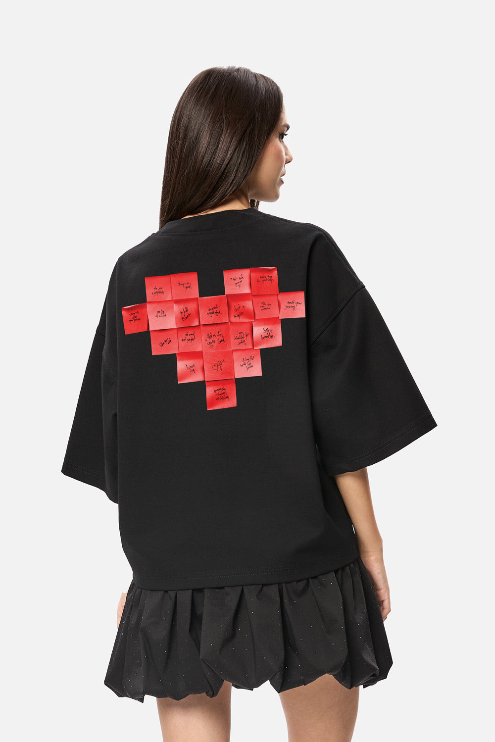 Tricou cu imprimeu Heart Post |  Femei | Negru | Stil Modern & Elegant | Confort & Funcționalitate | Atelier Hamza