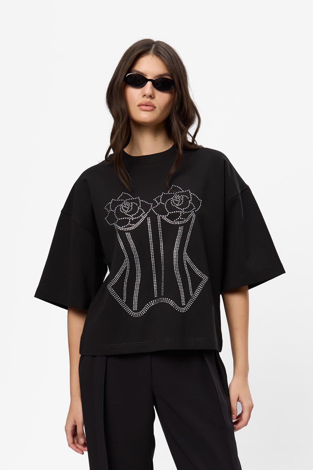 Tricou negru oversized cu aplicații de pietre strass Black Pearl