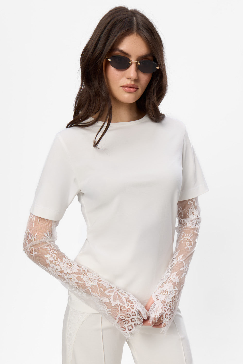 Denise off-white Top with lace sleeves