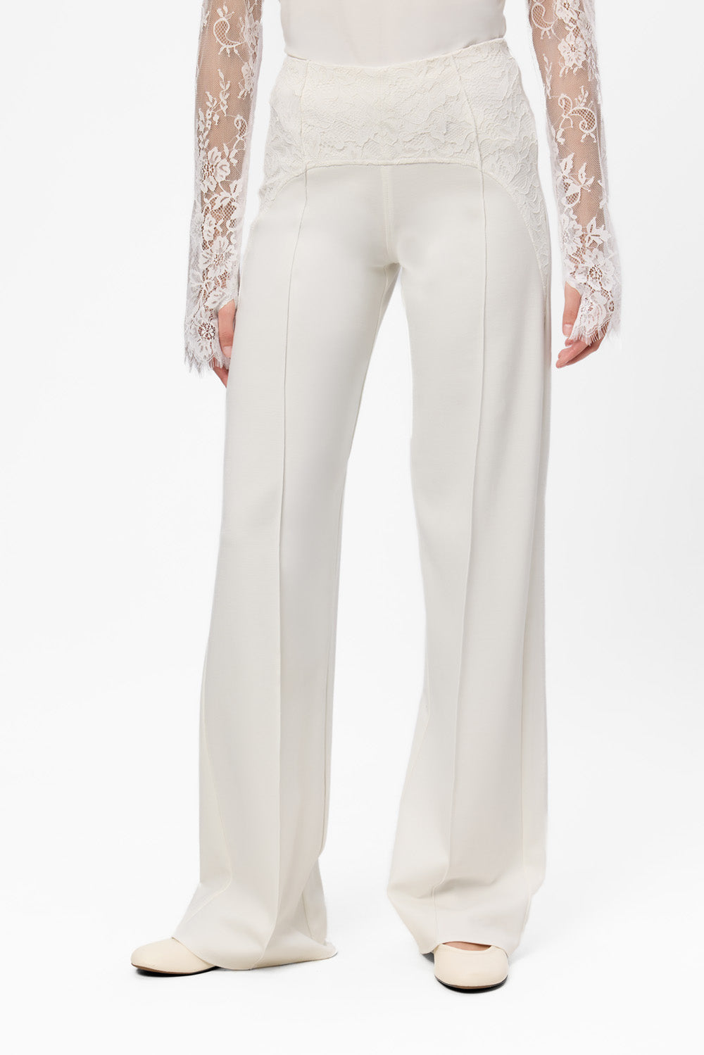 Pantaloni off-white evazati cu dantela Karol