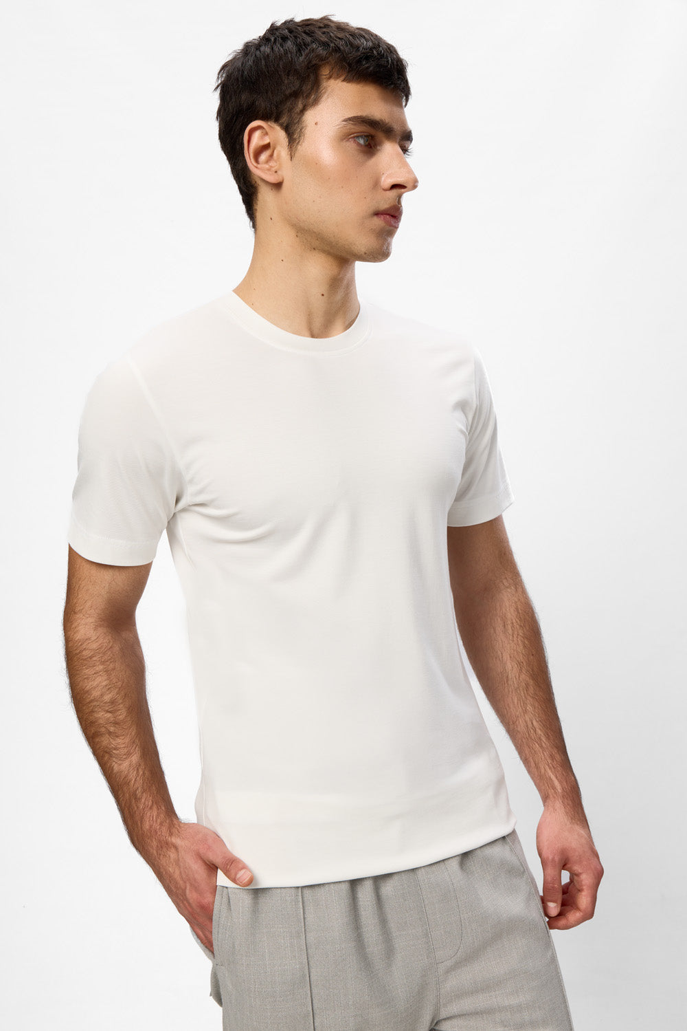 Como fit off-white T-shirt