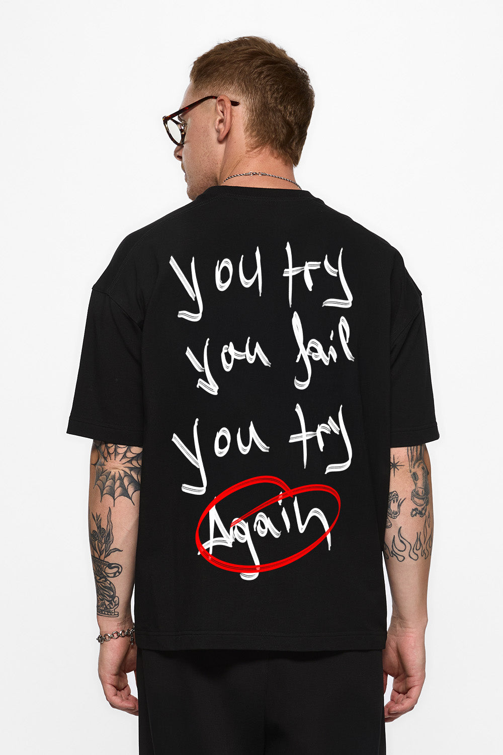 Tricou negru cu imprimeu Aky