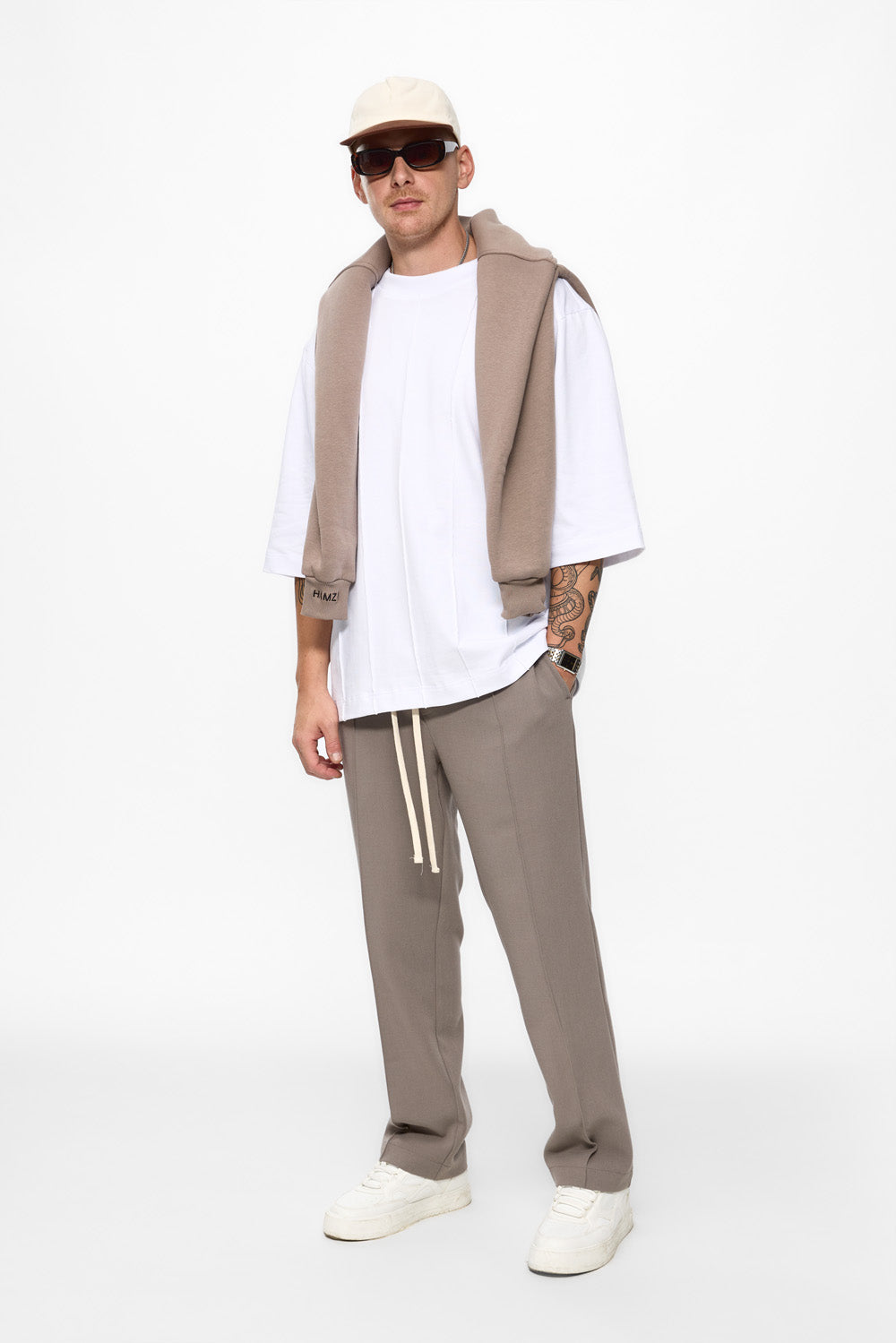 Tricou alb cu cusaturi 247
