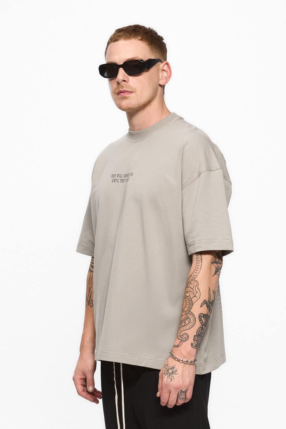 Tricou gri cu imprimeu Ruh