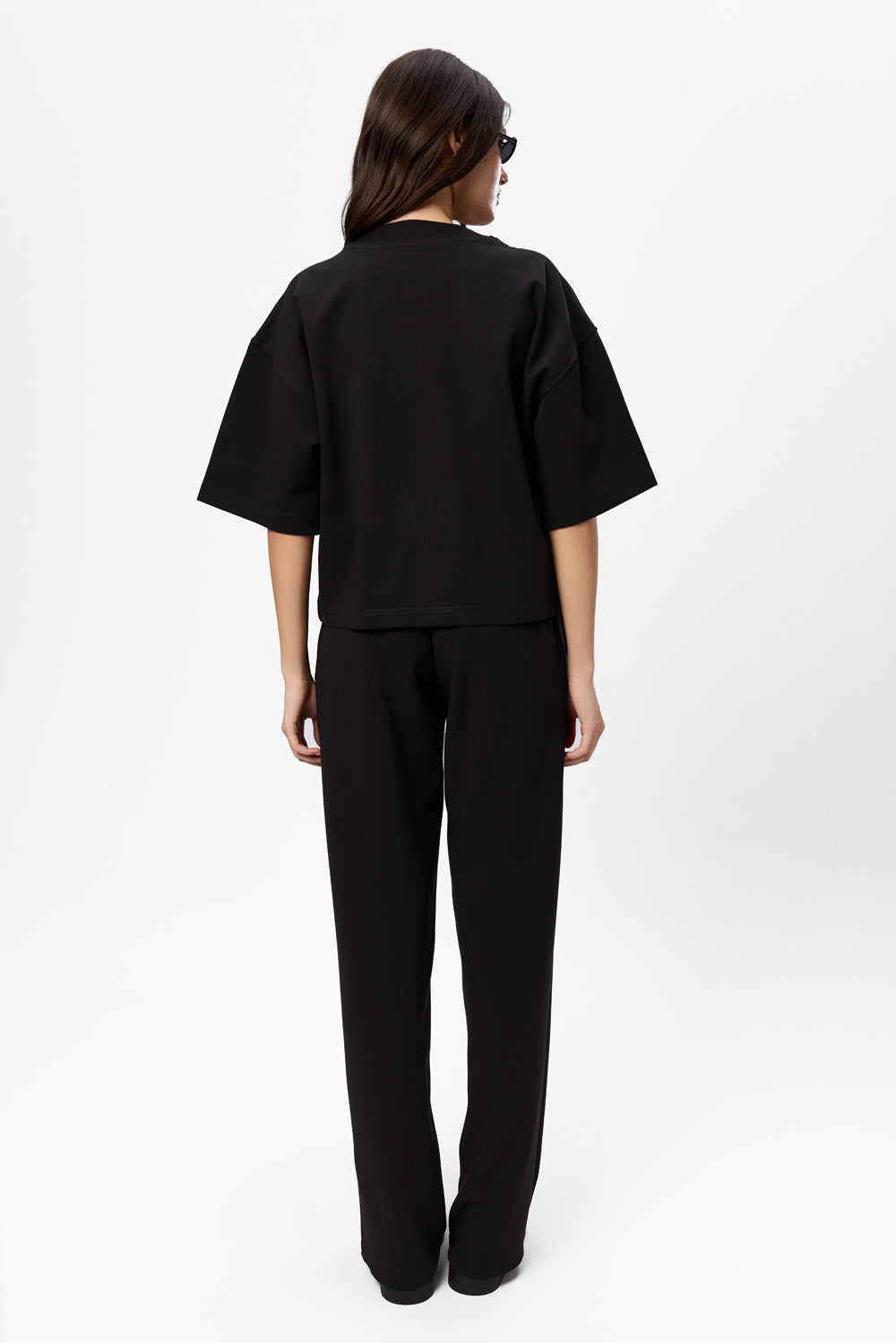 Tricou negru oversized cu aplicații de pietre strass Black Pearl