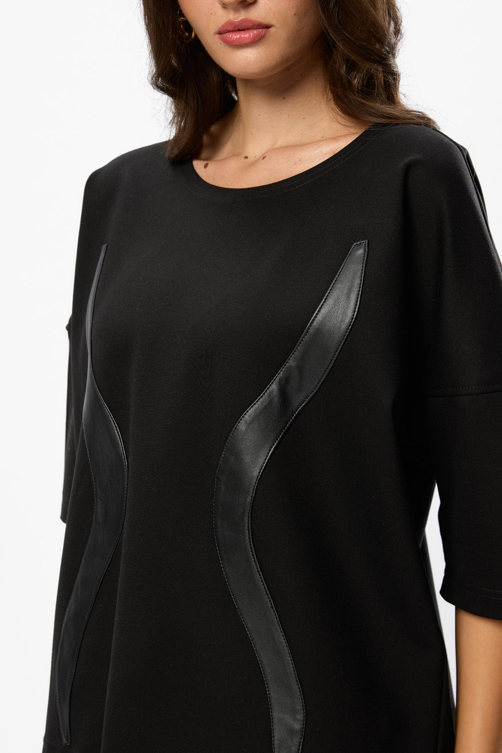 Tricou Negru Cu benzi din piele Gitana