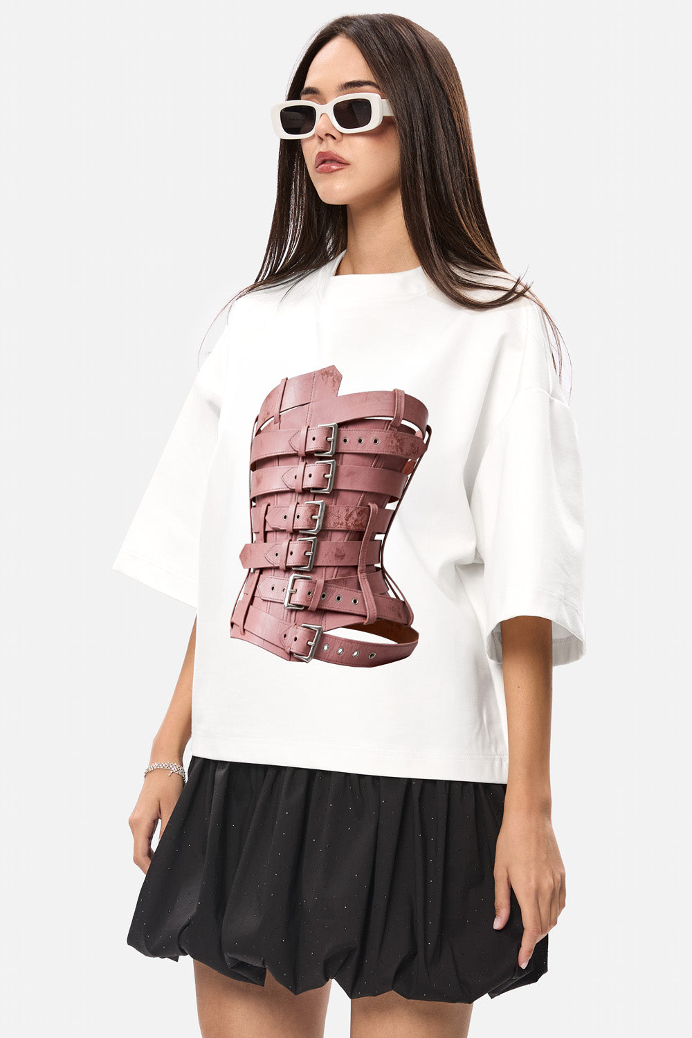 Tricou oversized damă off-white din vâscoză cu imprimeu frontal și mâneci clopot, vedere laterală